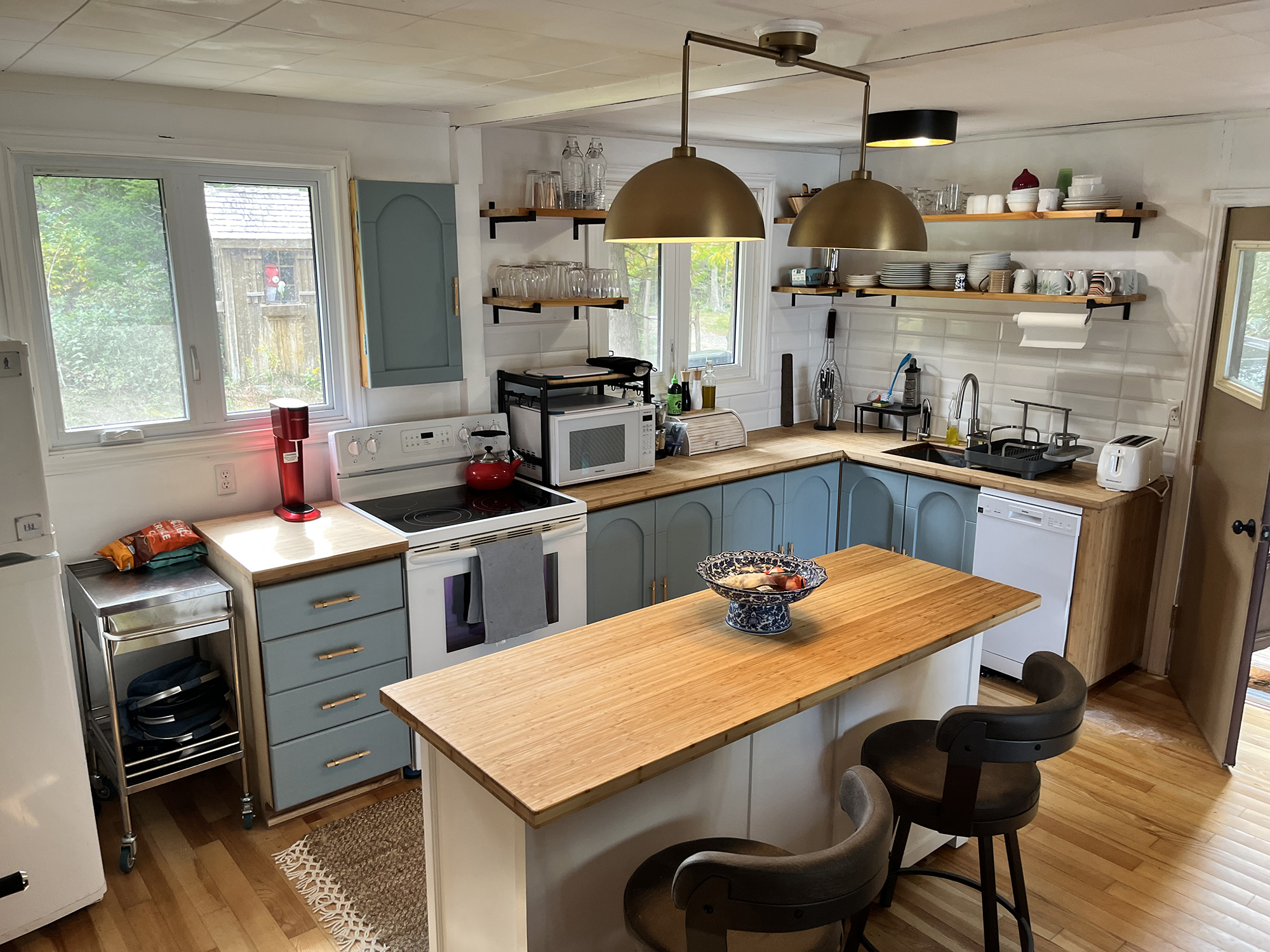 Fully stocked Kitchen